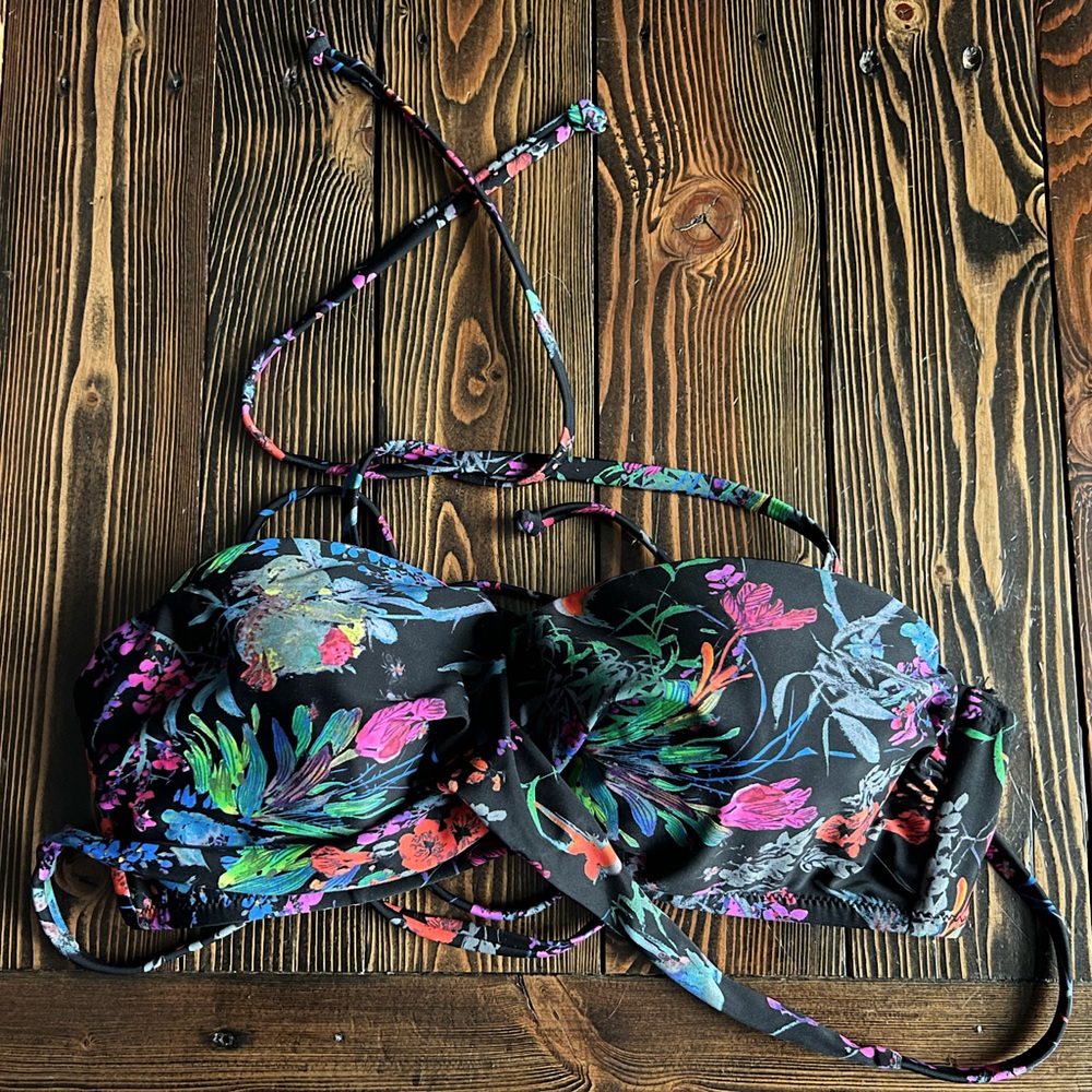 RIPZONE • new wrap bandeau halter bikini top swimsuit swim tropical birds Tatum
